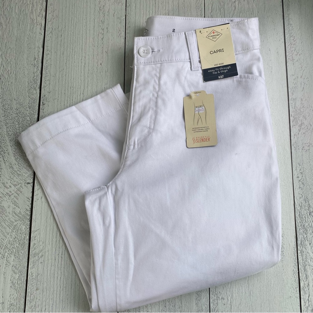 St John’s Bay Midrise Capri - White - NWT- Size 2